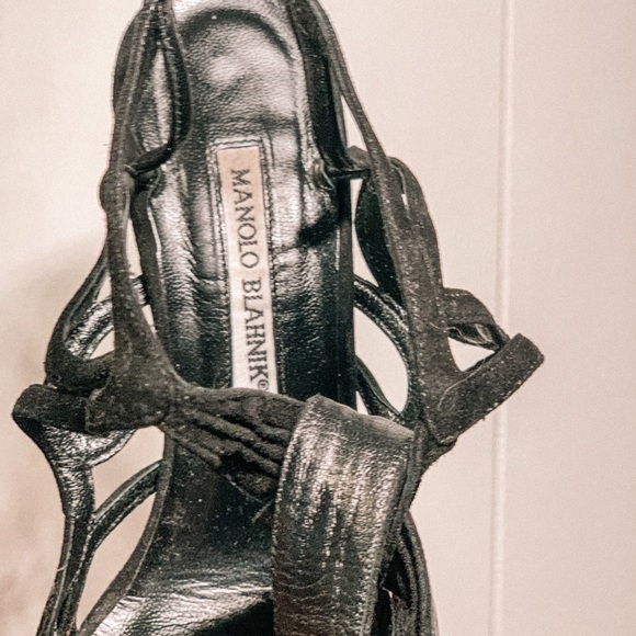 Authentic black suede/leather tie up Manolo Blahnik size 38 - Picture 2 of 3